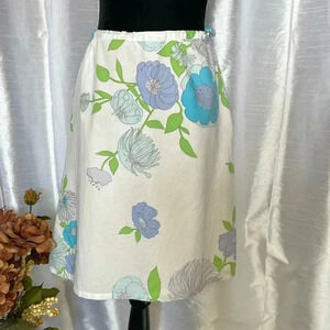 Izod Women’s 12 Floral Lined White A-Line Skirt